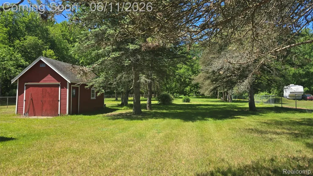 4085 Pine Grove Avenue Fort Gratiot Charter Township MI 48059