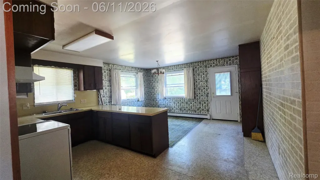 4085 Pine Grove Avenue Fort Gratiot Charter Township MI 48059