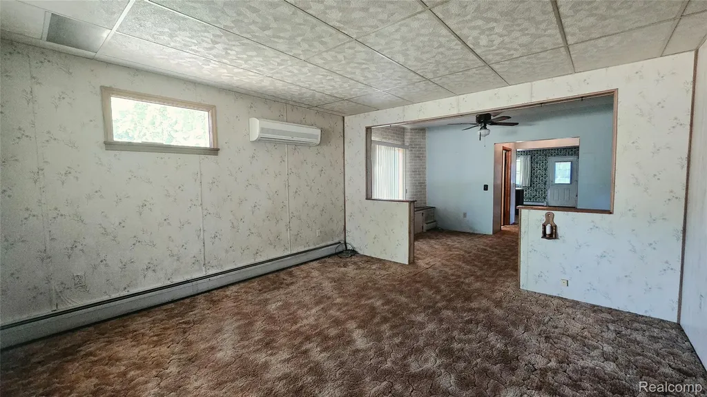 4085 Pine Grove Avenue Fort Gratiot Charter Township MI 48059