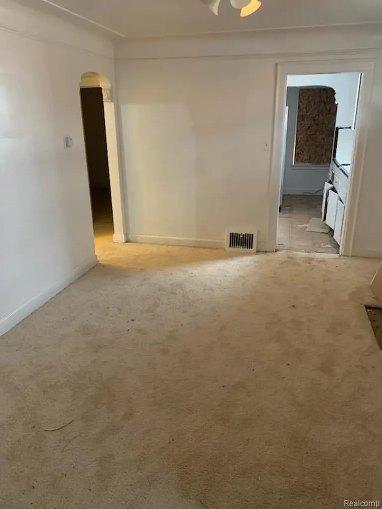 8229 Carlin Street Detroit City MI 48228
