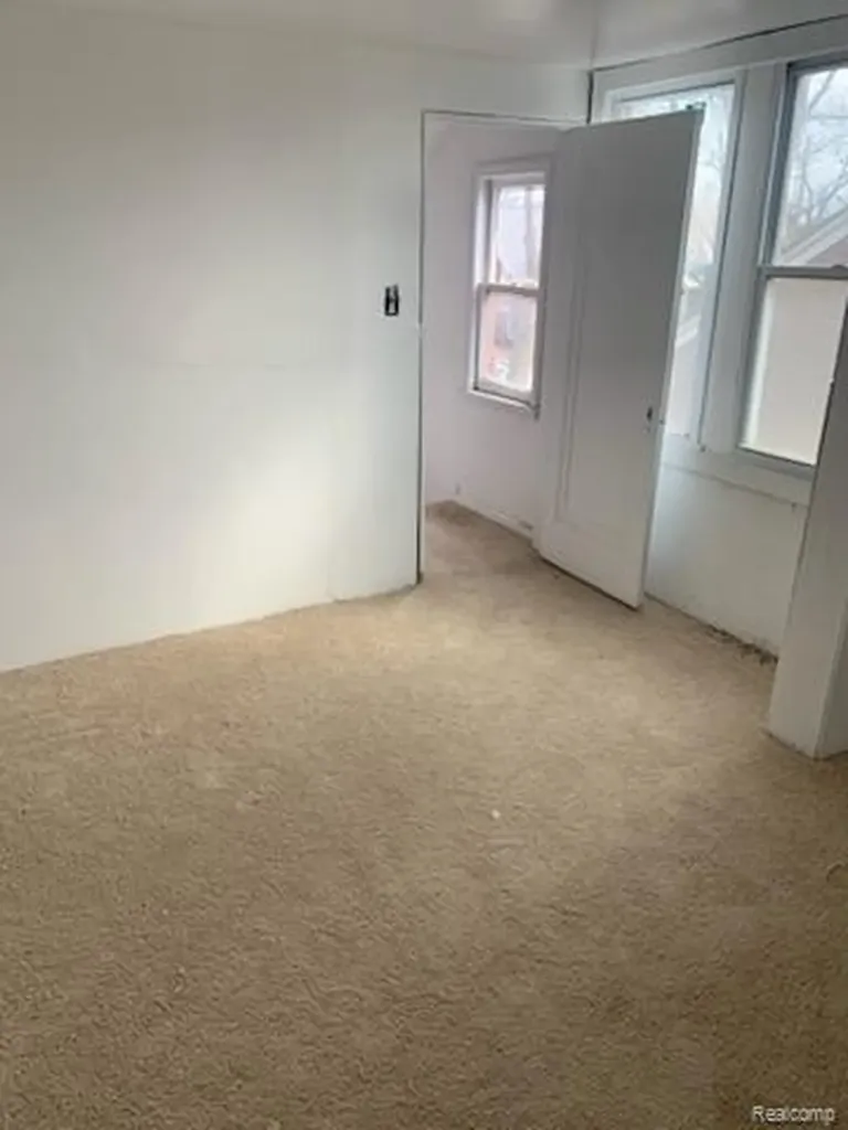 8229 Carlin Street Detroit City MI 48228