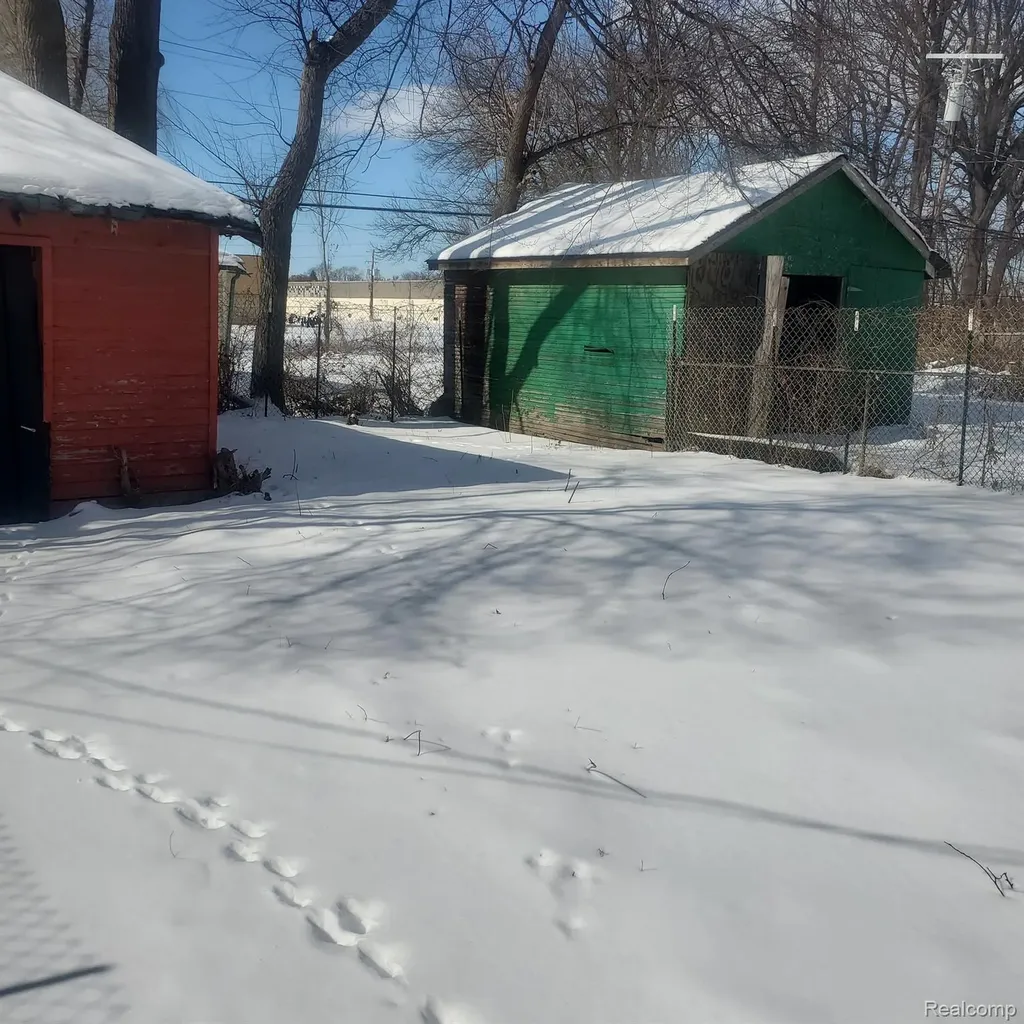 8229 Carlin Street Detroit City MI 48228