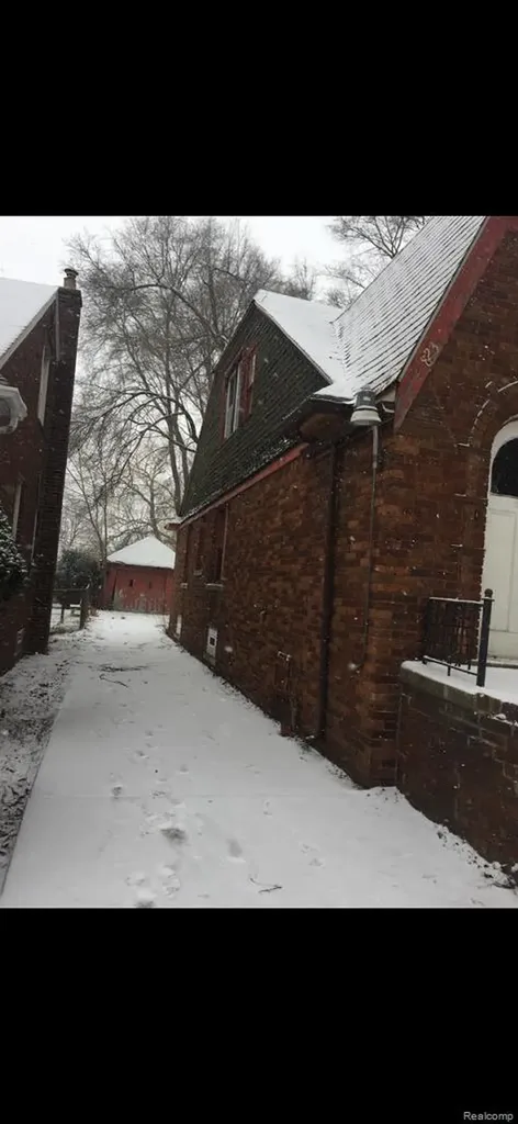 8229 Carlin Street Detroit City MI 48228