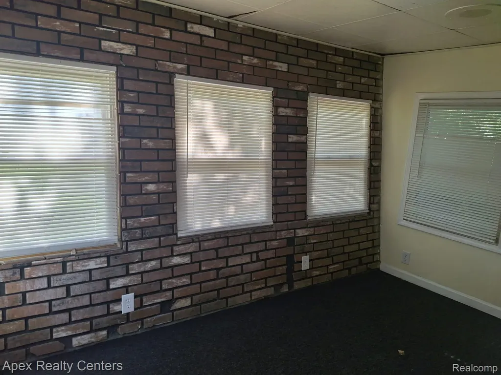 19158 Blackstone Street Detroit City MI 48219