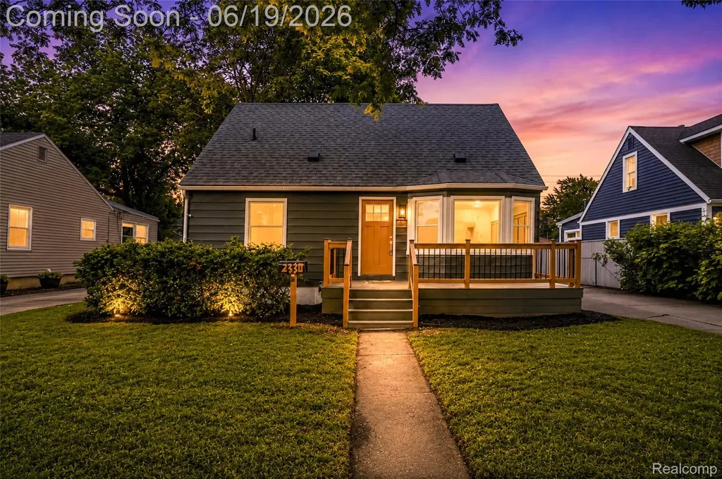 2330 Buckingham Avenue Berkley City MI 48072
