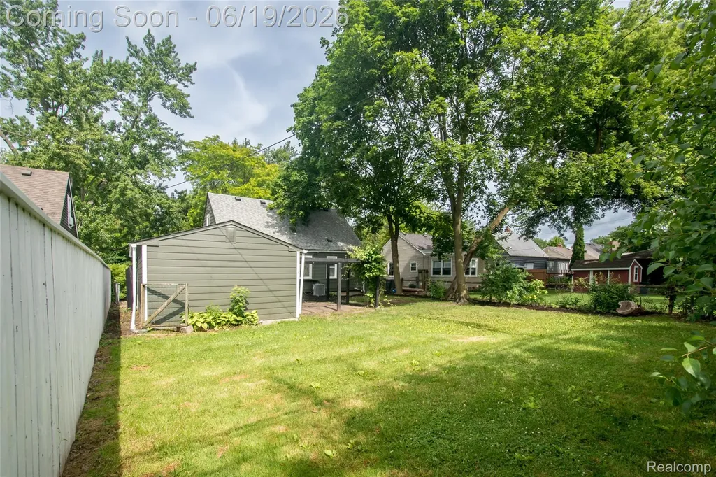 2330 Buckingham Avenue Berkley City MI 48072