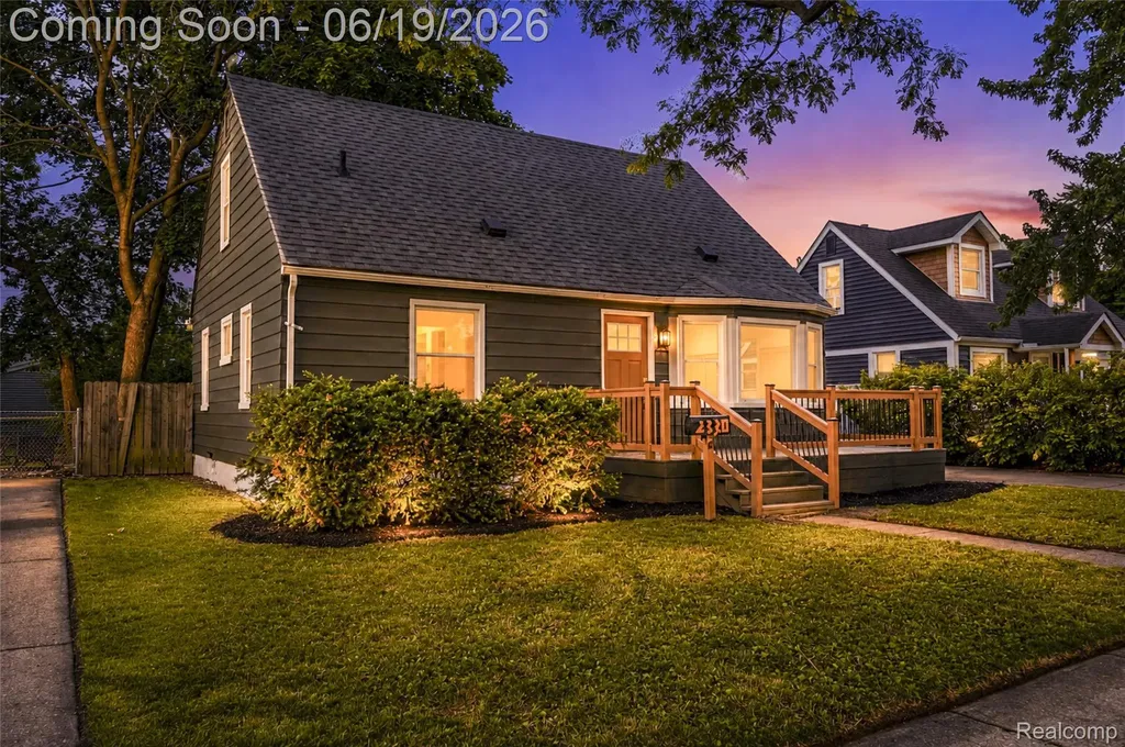 2330 Buckingham Avenue Berkley City MI 48072