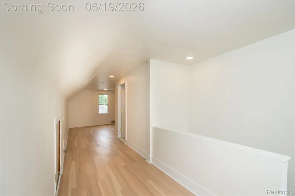 2330 Buckingham Avenue Berkley City MI 48072