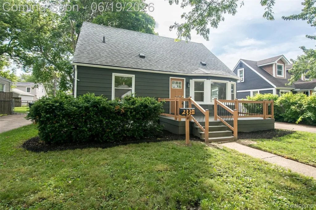 2330 Buckingham Avenue Berkley City MI 48072