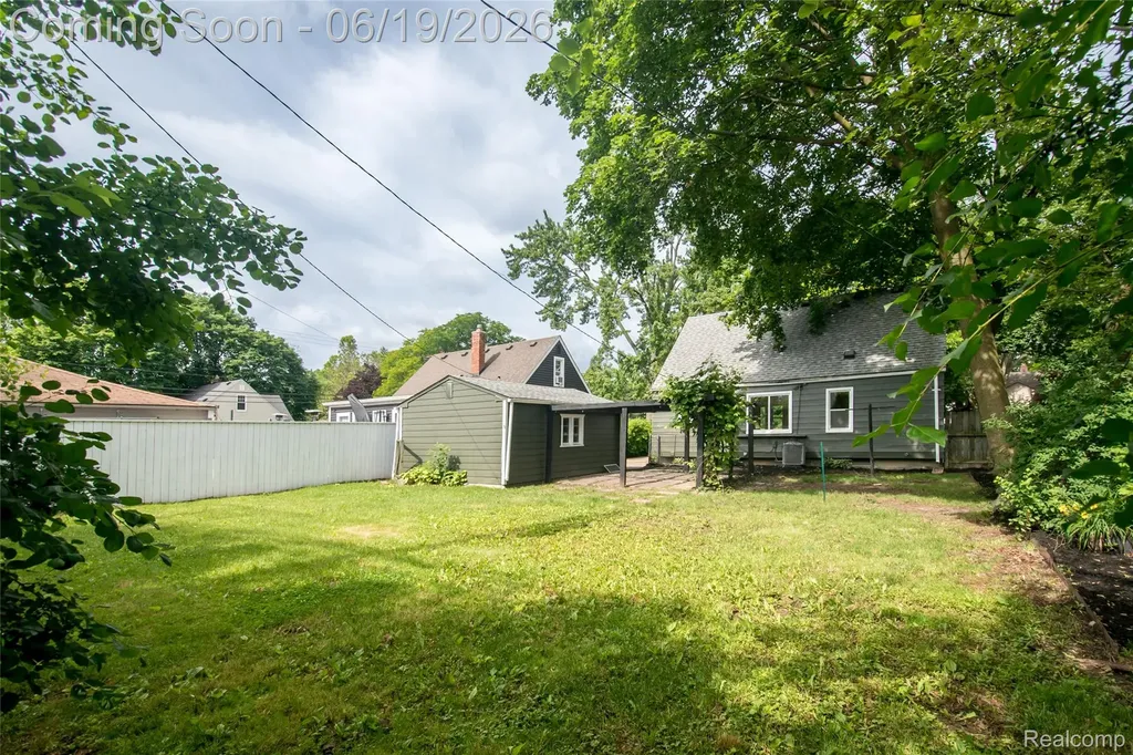 2330 Buckingham Avenue Berkley City MI 48072