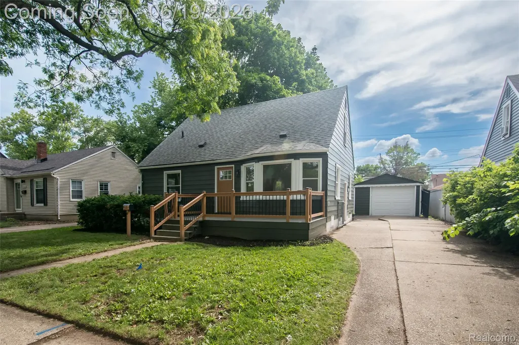 2330 Buckingham Avenue Berkley City MI 48072