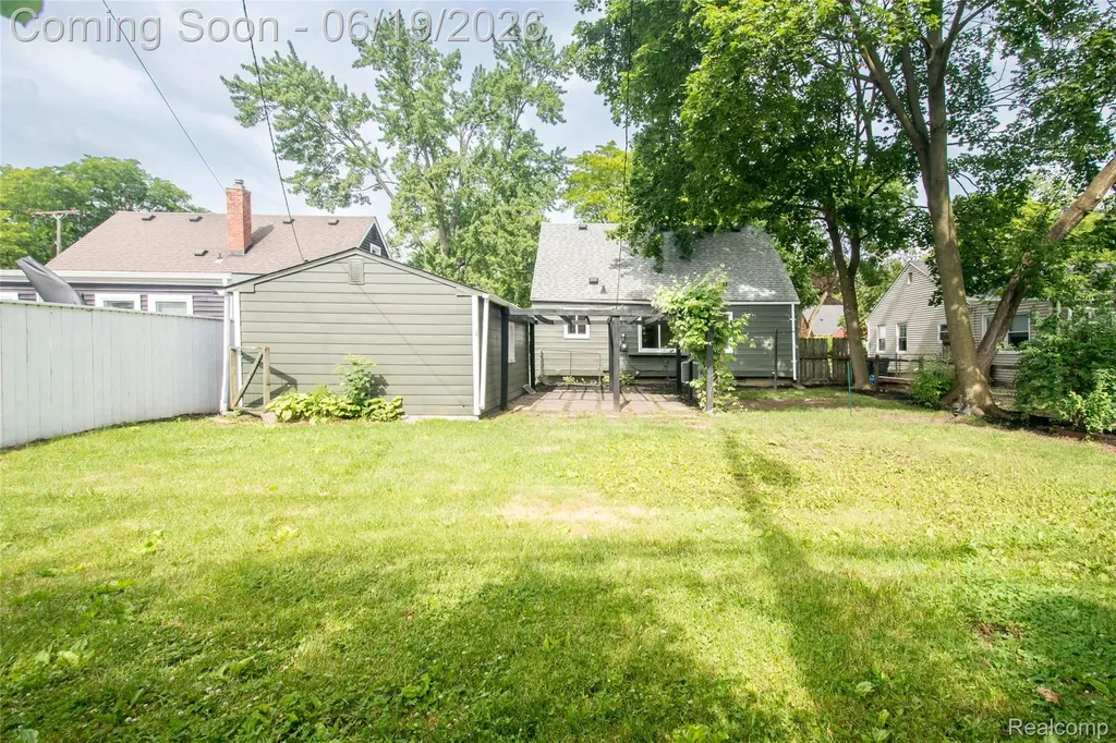 2330 Buckingham Avenue Berkley City MI 48072