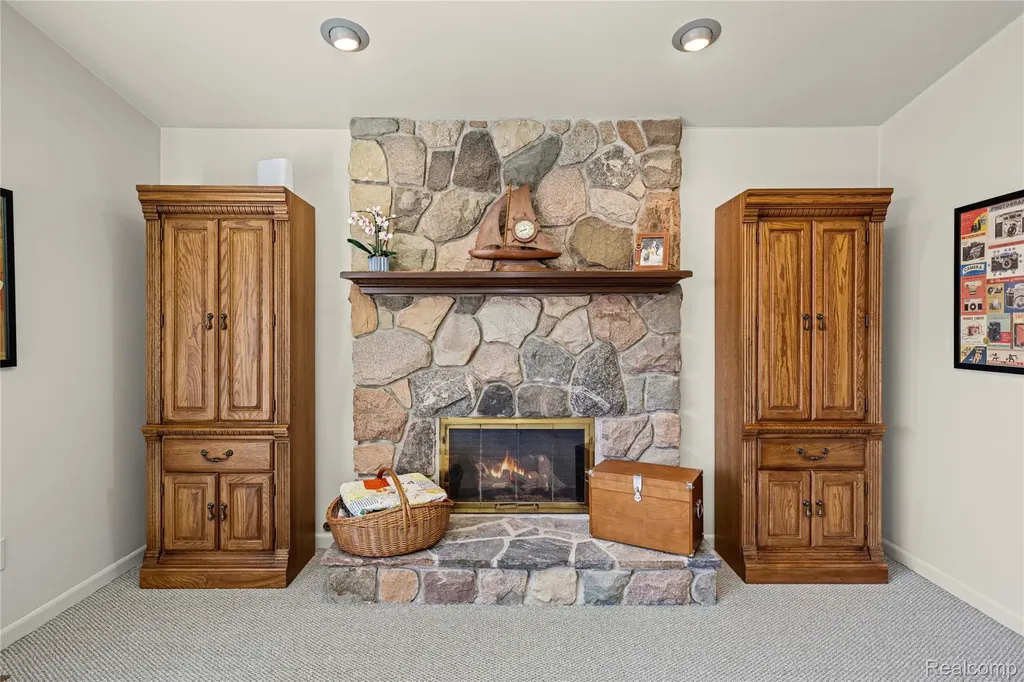 35481 Hathaway Street Livonia City MI 48150