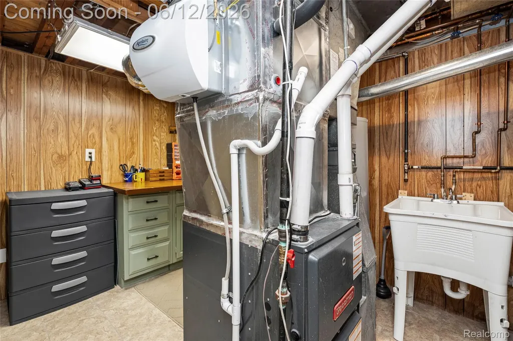 35481 Hathaway Street Livonia City MI 48150