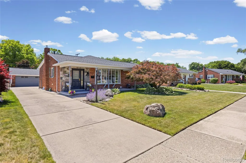 35481 Hathaway Street Livonia City MI 48150