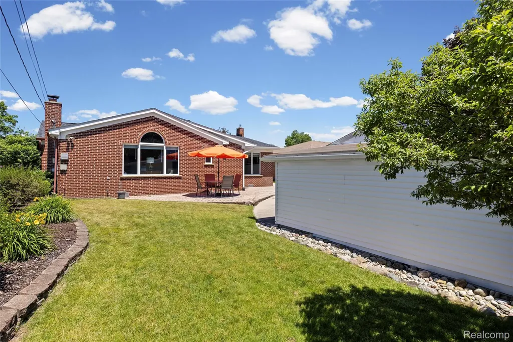 35481 Hathaway Street Livonia City MI 48150