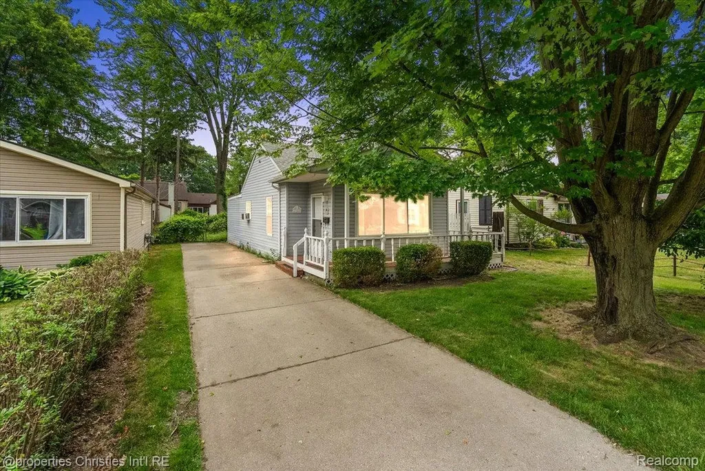 27428 Townley Street Madison Heights City MI 48071