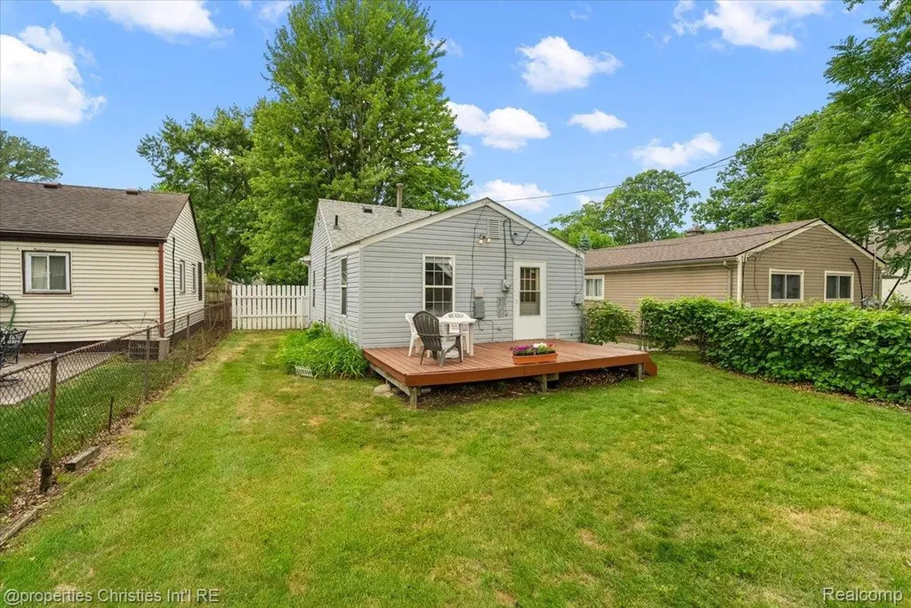 27428 Townley Street Madison Heights City MI 48071