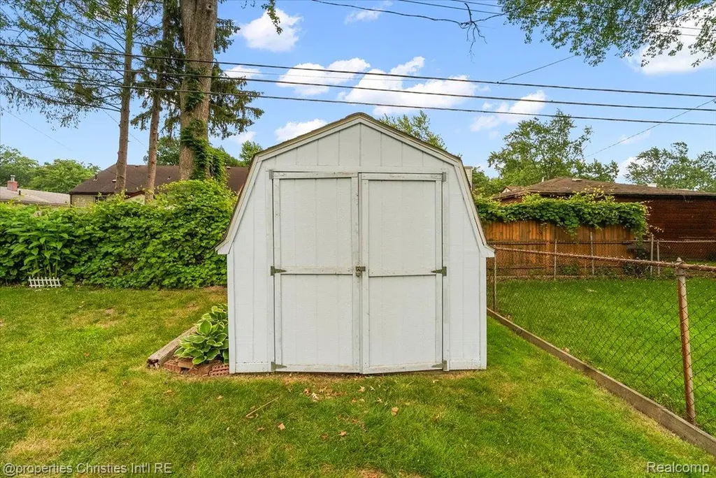 27428 Townley Street Madison Heights City MI 48071