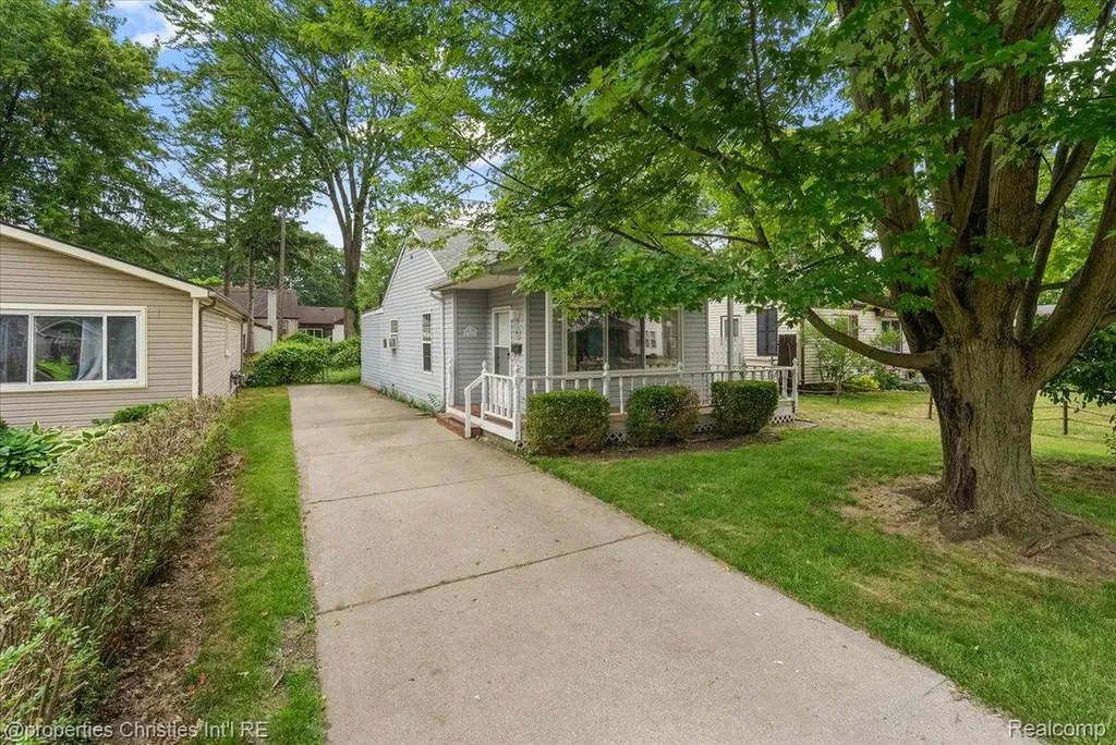27428 Townley Street Madison Heights City MI 48071
