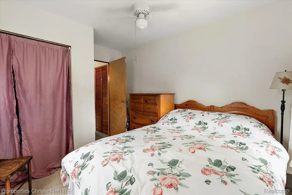 27428 Townley Street Madison Heights City MI 48071