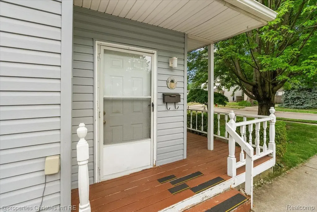 27428 Townley Street Madison Heights City MI 48071