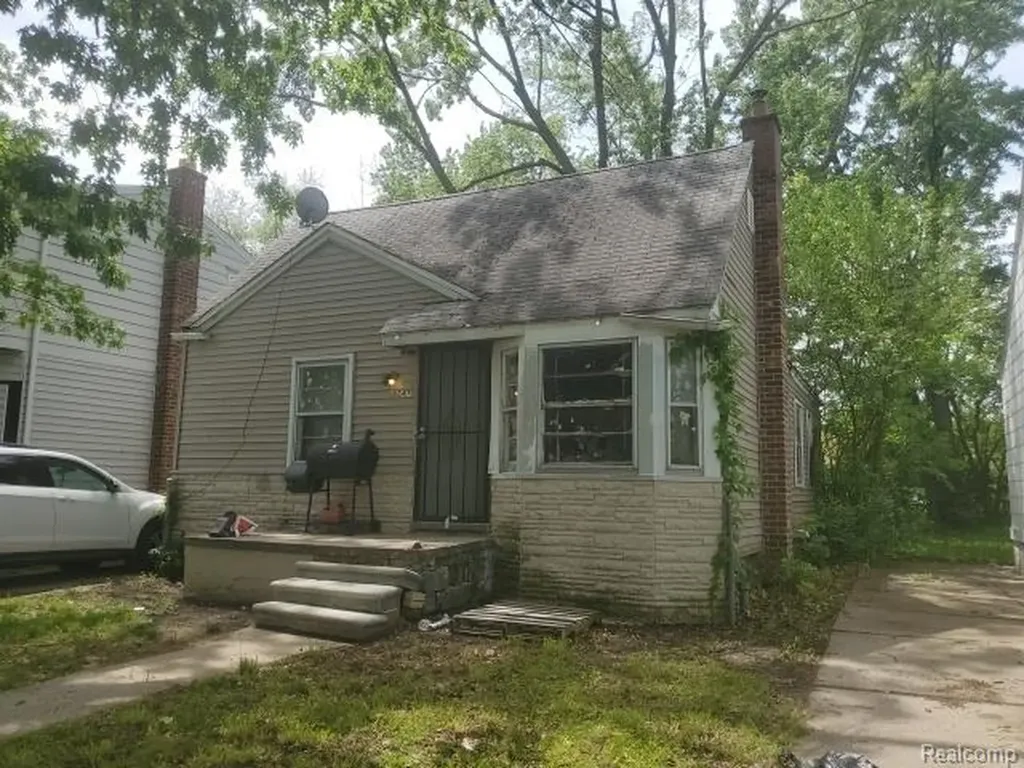 8247 Auburn Street Detroit City MI 48228