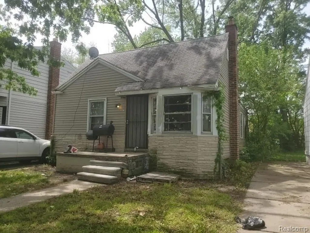 8247 Auburn Street Detroit City MI 48228
