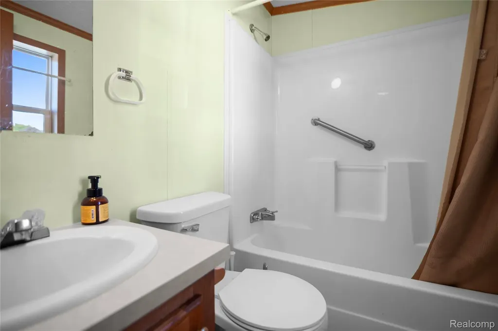 23467 Manor Road North Huron Charter Township MI 48164