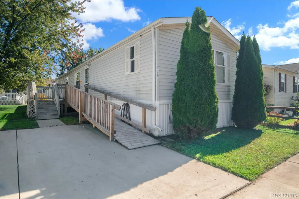 23467 Manor Road North Huron Charter Township MI 48164