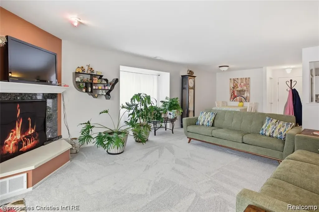 30414 Orchard Lake Road Farmington Hills City MI 48334