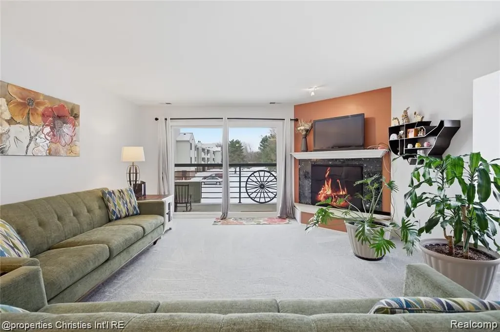 30414 Orchard Lake Road Farmington Hills City MI 48334