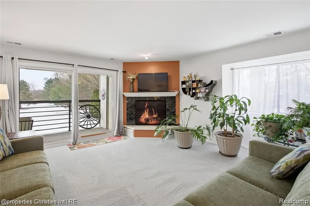 30414 Orchard Lake Road Farmington Hills City MI 48334