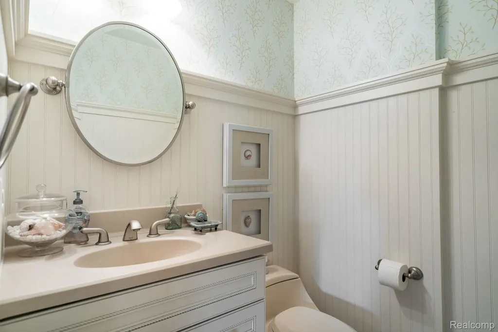 3831 Woodland Drive Highland Charter Township MI 48356
