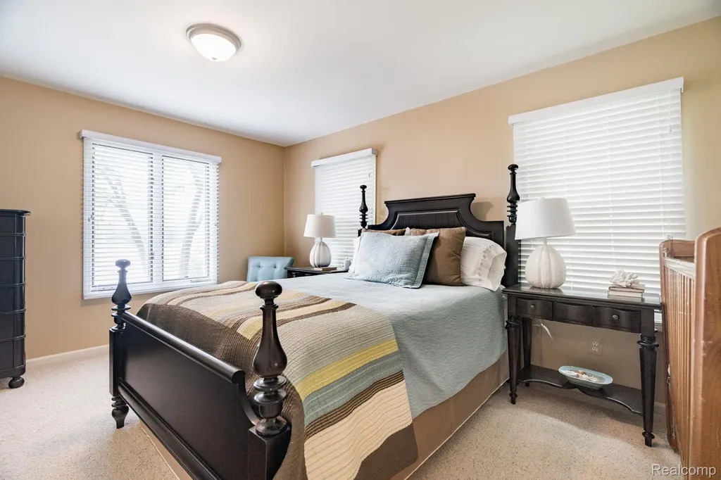 3831 Woodland Drive Highland Charter Township MI 48356