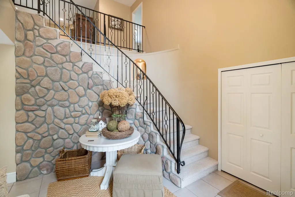 3831 Woodland Drive Highland Charter Township MI 48356