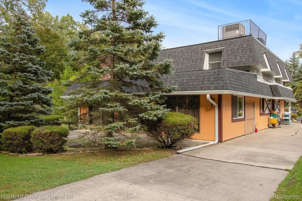19622 Telegraph Road Brownstown Charter Township MI 48174