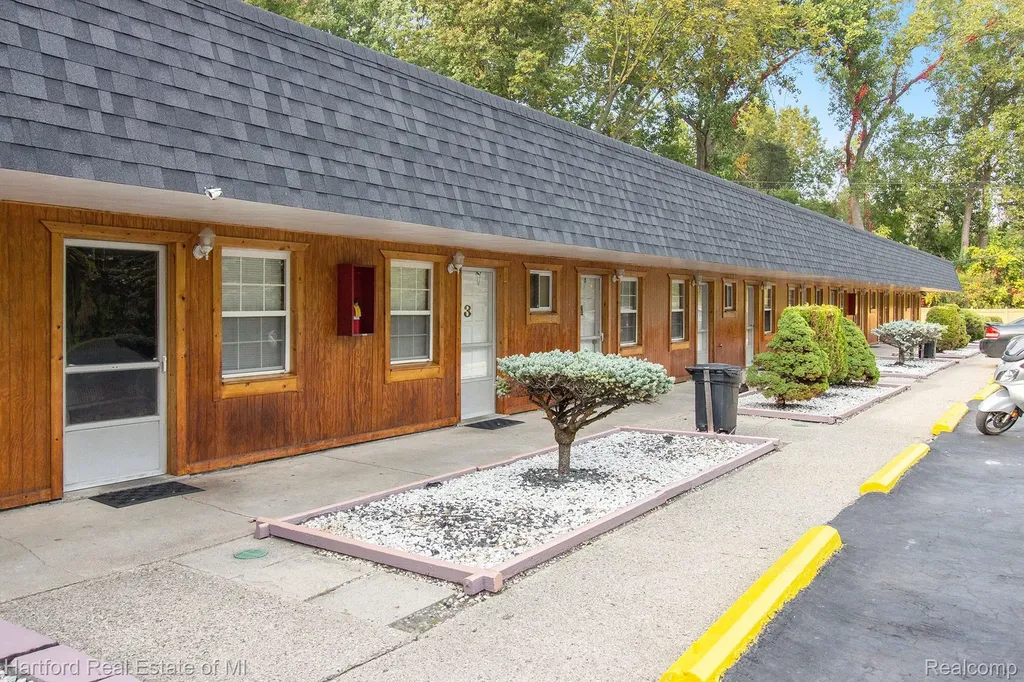 19622 Telegraph Road Brownstown Charter Township MI 48174