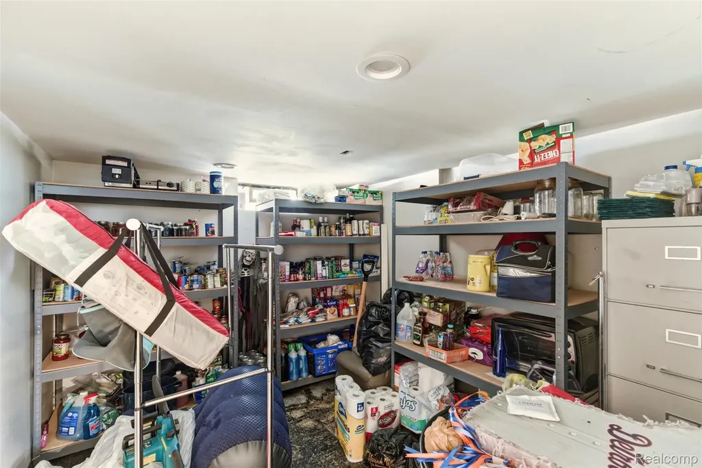 9325 Stahelin Avenue Detroit City MI 48228