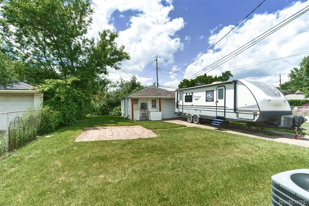 9325 Stahelin Avenue Detroit City MI 48228
