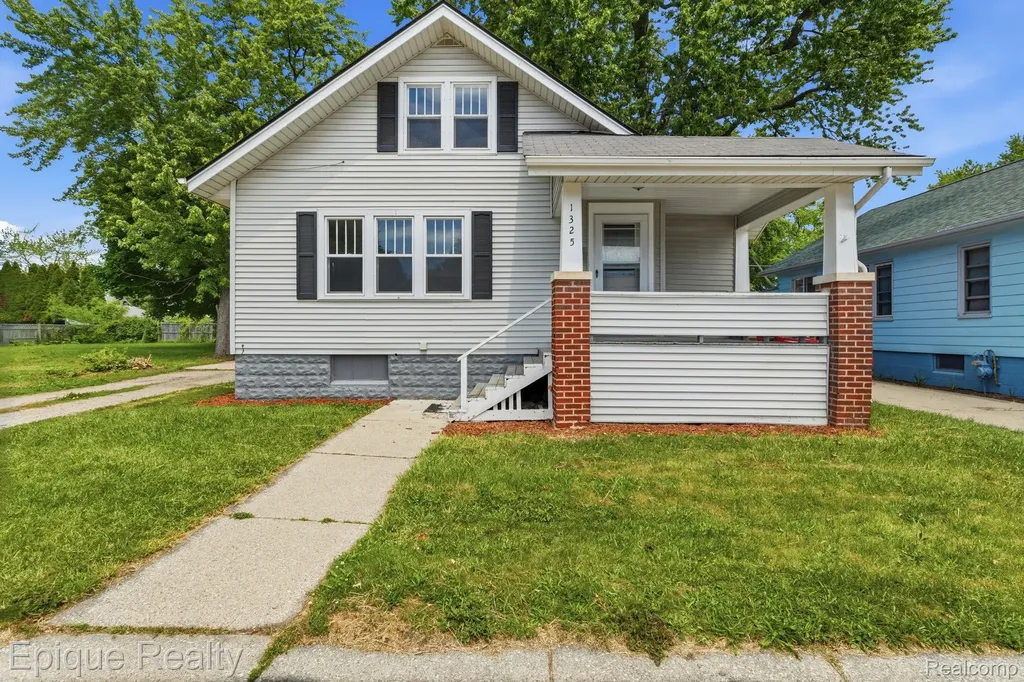1325 Oak Street Port Huron City MI 48060