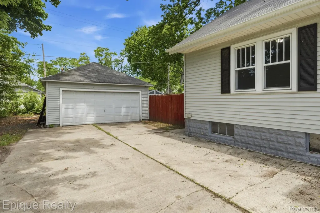 1325 Oak Street Port Huron City MI 48060