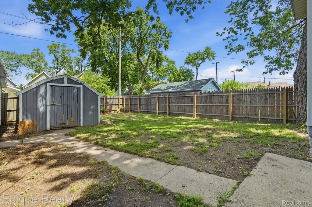 1325 Oak Street Port Huron City MI 48060