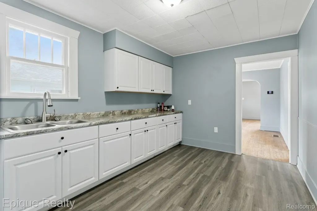 1325 Oak Street Port Huron City MI 48060