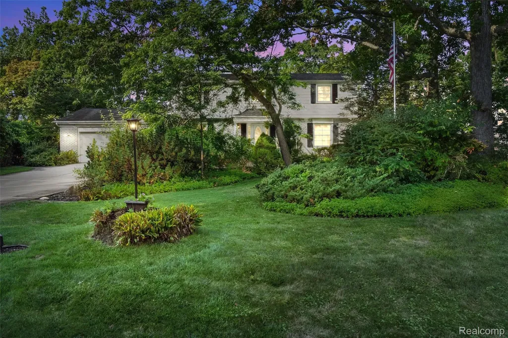 3379 Wormer Drive Waterford Charter Township MI 48329