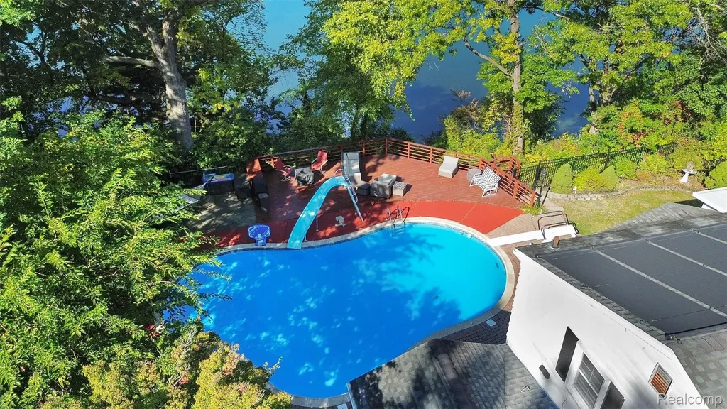 3379 Wormer Drive Waterford Charter Township MI 48329