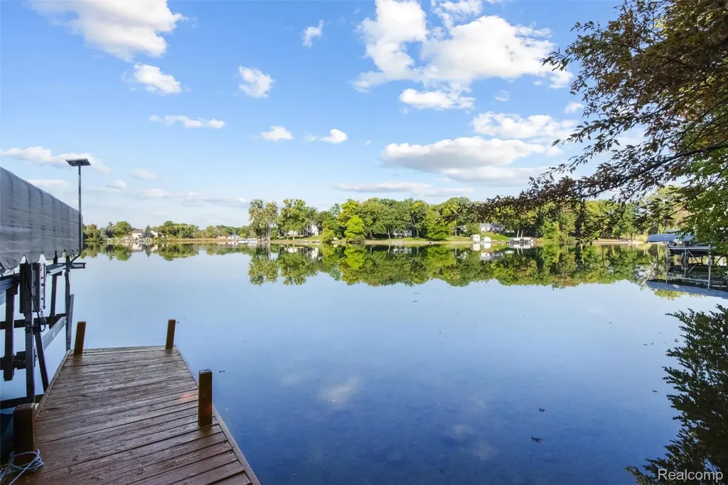 3379 Wormer Drive Waterford Charter Township MI 48329