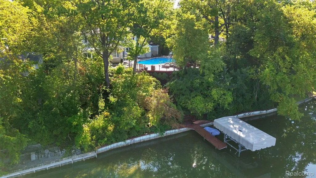 3379 Wormer Drive Waterford Charter Township MI 48329