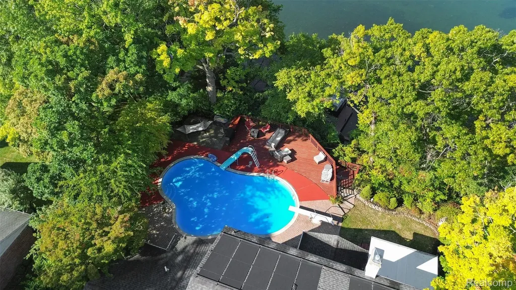 3379 Wormer Drive Waterford Charter Township MI 48329