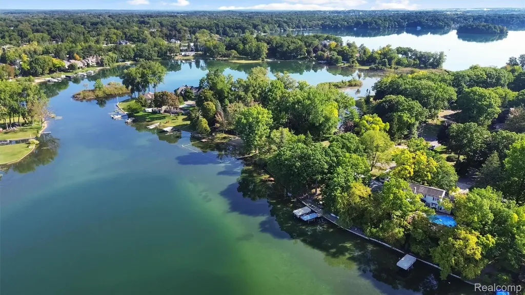 3379 Wormer Drive Waterford Charter Township MI 48329